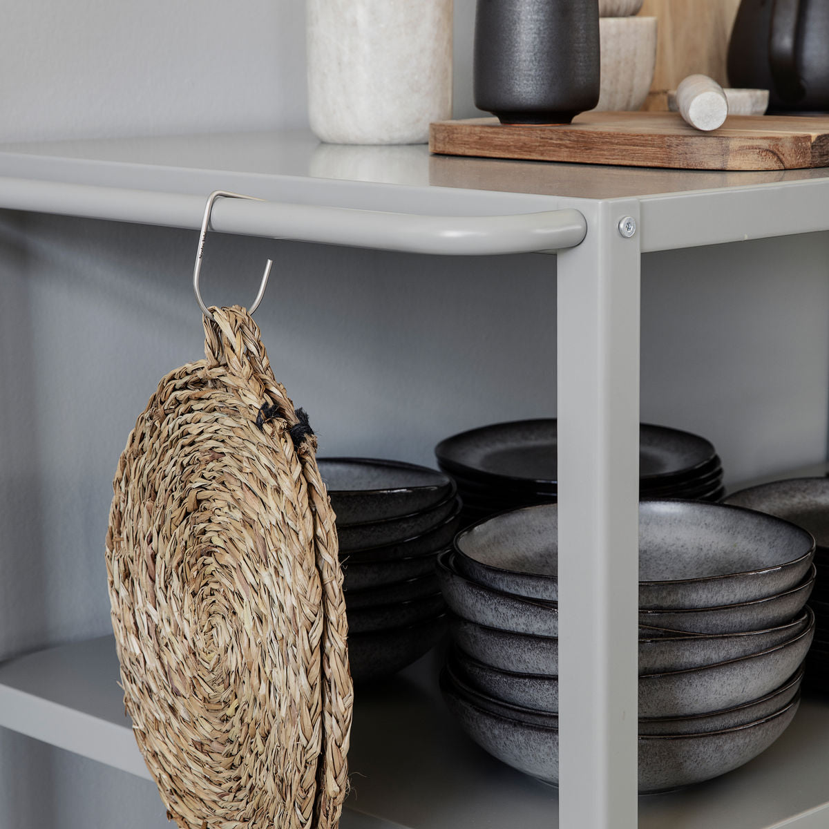 Trolley, NVRack, Grau in Grau präsentiert im Onlineshop von KAQTU Design AG. Servierwagen ist von Nicolas Vahé
