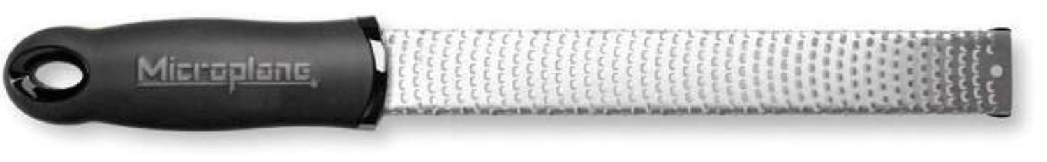 Microplane Zeste Reibe schwarz L200mm B25mm in Silber präsentiert im Onlineshop von KAQTU Design AG. Küchenhelfer ist von Matfer