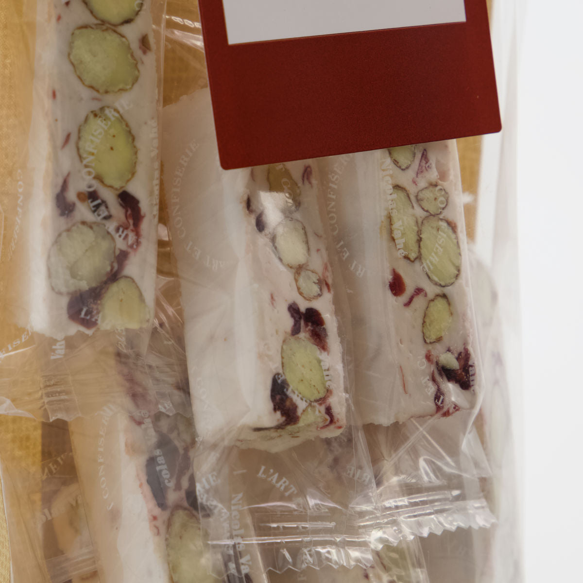 Zarter Soft Nougat mit Cranberries von Nicolas Vahé – pure Verführung.