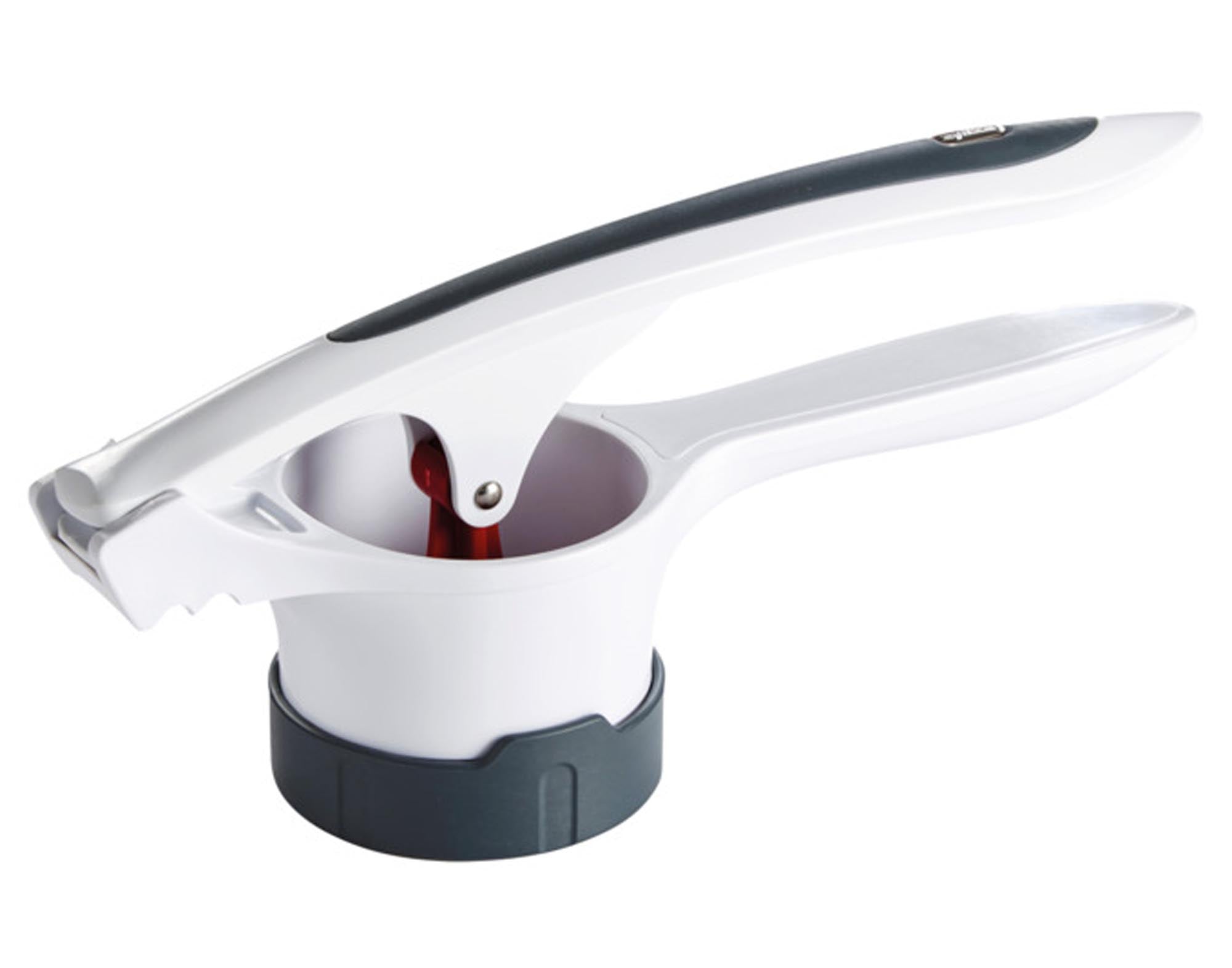 Entdecken Sie die ZYLISS Kartoffel- und Spätzlepresse: ideal für cremige Kartoffelpürees und perfekte Spätzle. Hochwertig, ergonomisch und leicht zu reinigen!