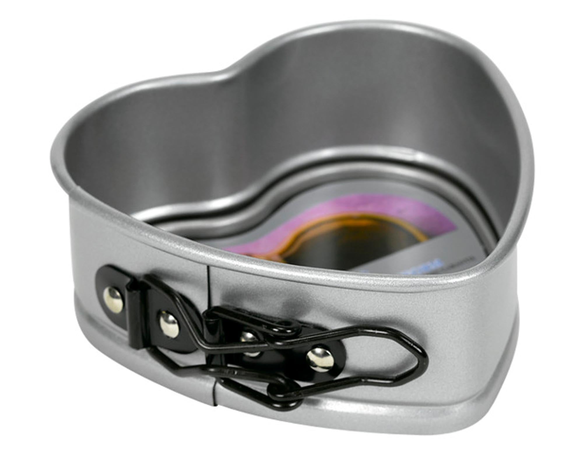 Entdecken Sie die PÂTISSE Mini Springform Herz Silver Top 12 cm – ideal für köstliche, herzförmige Kuchen. Antihaftbeschichtung, leicht zu reinigen!