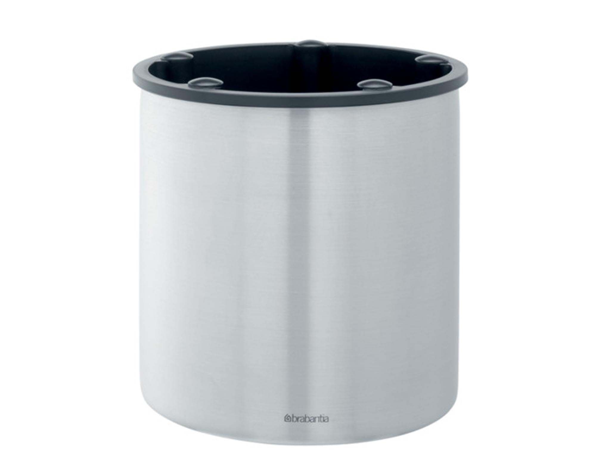 Der BRABANTIA Utensilienbehälter Profile (ø 15 cm) aus Edelstahl bietet Platz für Kochutensilien und sorgt für Ordnung in Ihrer modernen Küche.