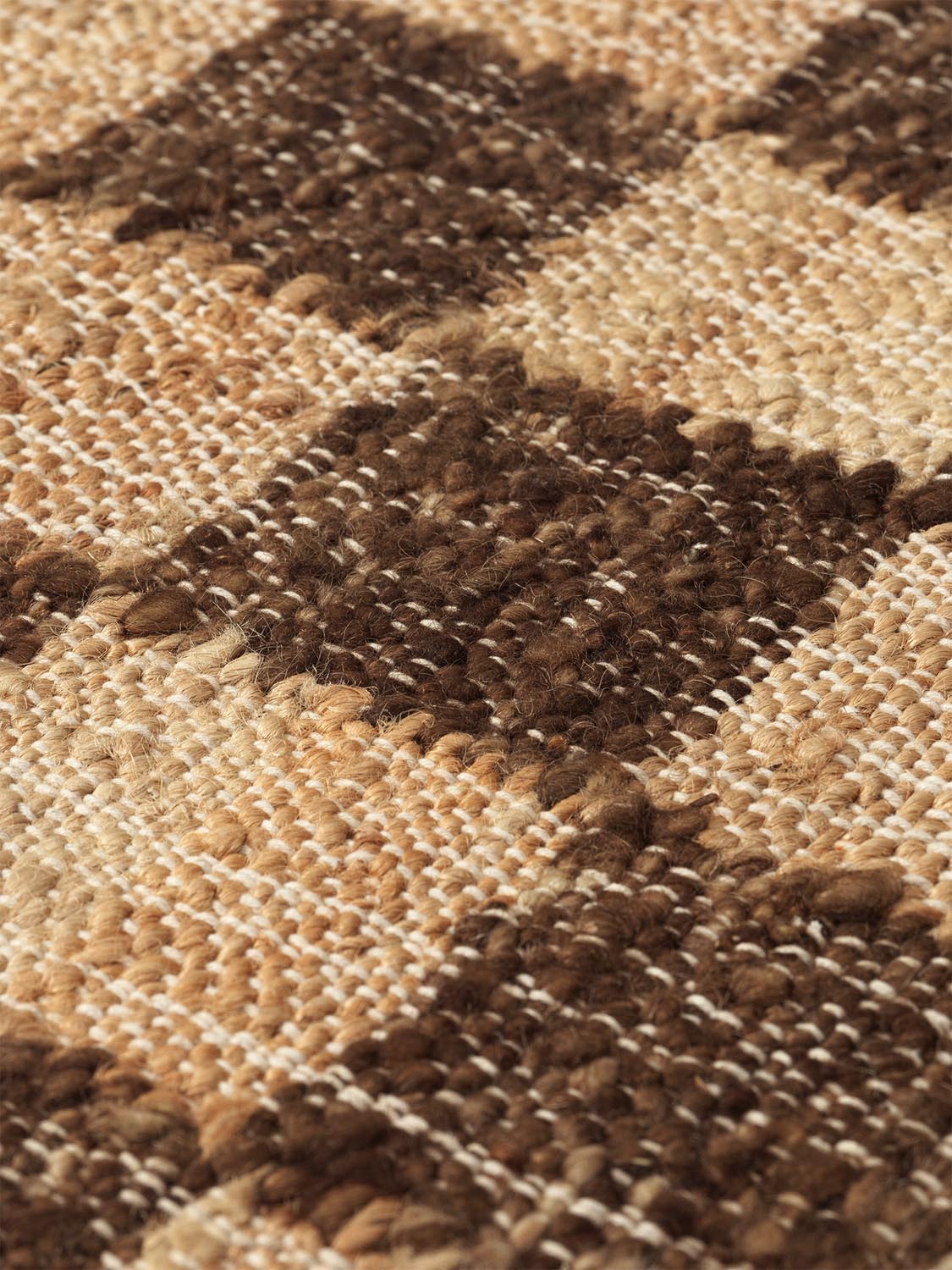Natürlicher Check Wool Jute Teppich 140x200 von Ferm Living.