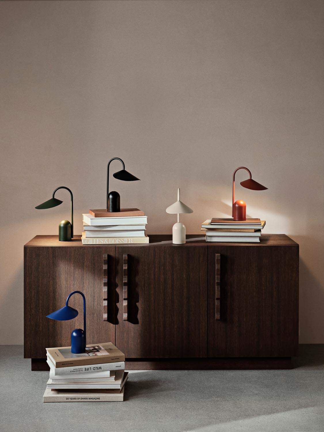 Arum Tischleuchte: Mobiles Design-Highlight von Ferm Living.