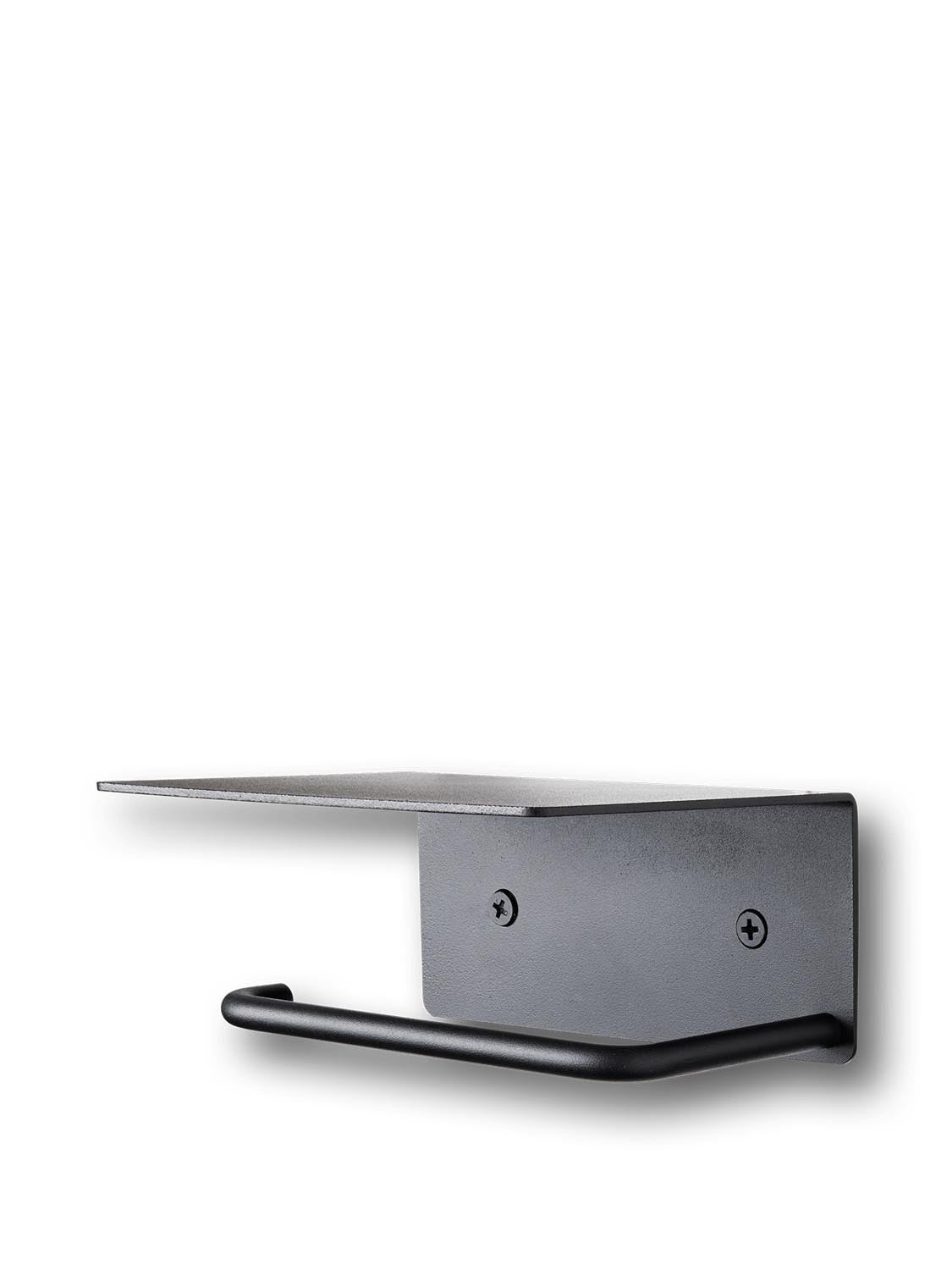 Stilvoller Dora Toilettenpapierhalter von Ferm Living: Hochwertiger Edelstahl, zeitloses Design, praktische Ablage für Badutensilien.