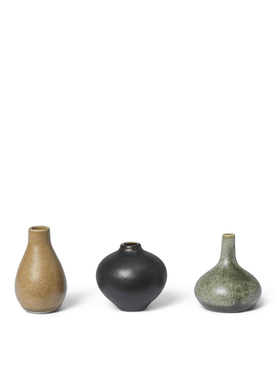 Komo Mini Vases Set of 3 in Calm präsentiert im Onlineshop von KAQTU Design AG. Vase ist von Ferm Living