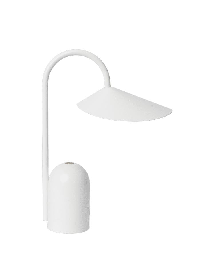 Arum portable Tischleuchte in Weiss präsentiert im Onlineshop von KAQTU Design AG. Tischleuchte ist von Ferm Living