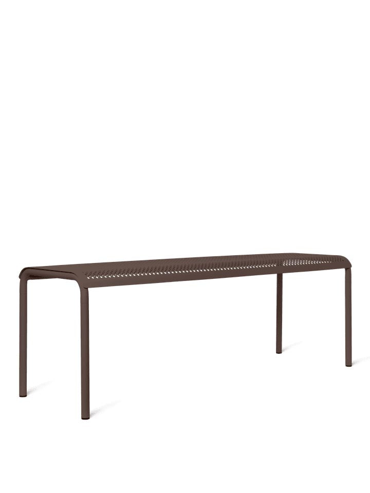 Dapple Bank in Dunkle Schokolade präsentiert im Onlineshop von KAQTU Design AG. Gartenbank ist von Ferm Living