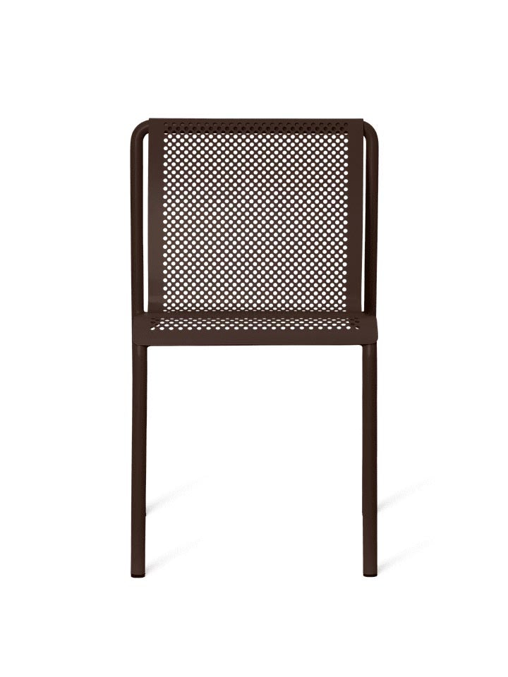 Dapple Stuhl von Ferm Living: Moderner, wetterfester Stuhl aus pulverbeschichtetem Stahl, perfekt für elegante Terrassen und Gärten.