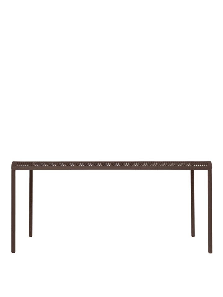 Eleganter Dapple Esstisch 160 x 90 von Ferm Living – ideal für stilvolle Outdoor-Events. Hochwertiger, wetterfester Stahl für Langlebigkeit.