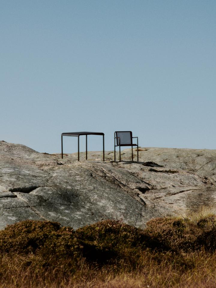 Entdecken Sie den Dapple Esstisch 80 x 80 von Ferm Living – stilvoll, robust und ideal für Ihren Außenbereich. Perfekt für gesellige Stunden!