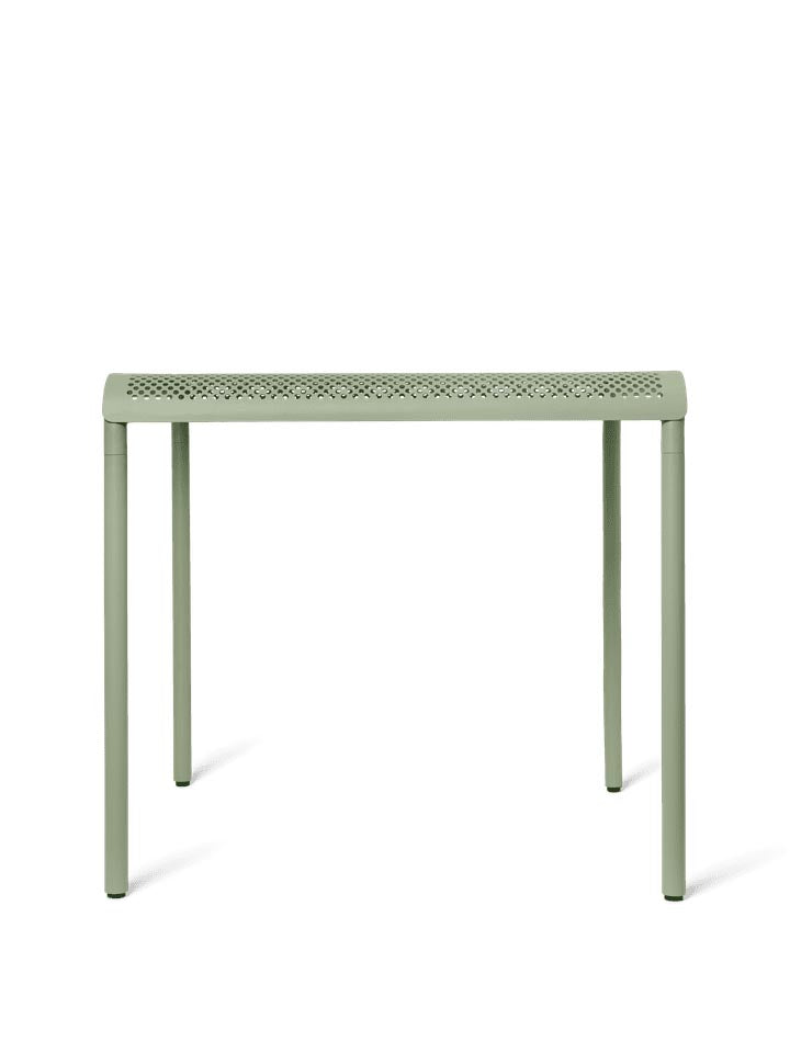 Entdecken Sie den Dapple Esstisch 80 x 80 von Ferm Living – ein stilvoller, wetterfester Tisch, ideal für gemütliche Stunden im Freien.