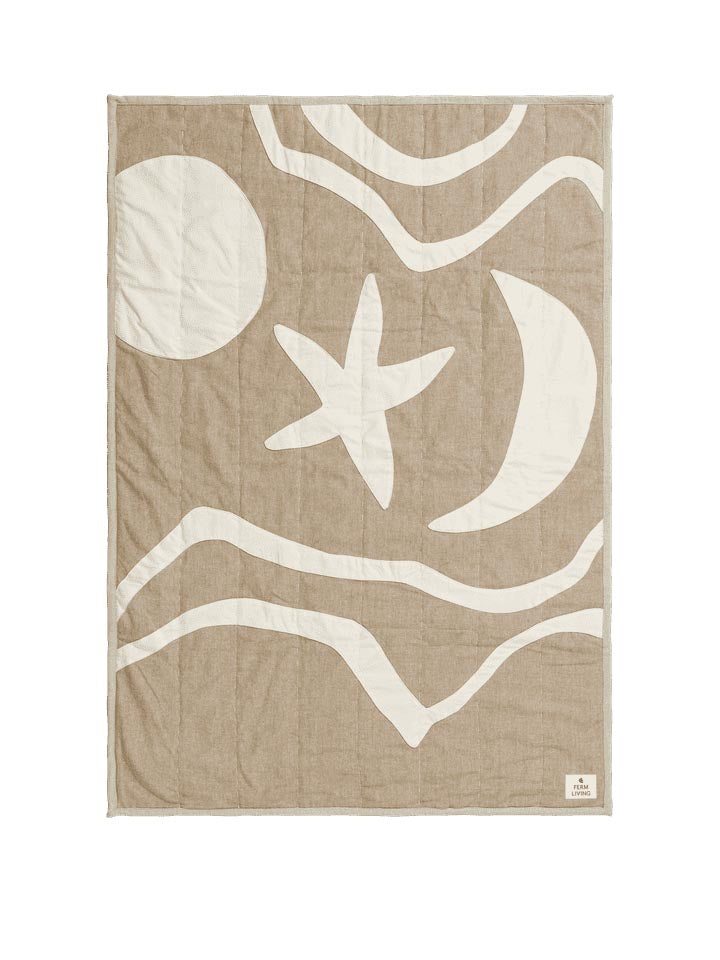Kove Applique Steppdecke in Hellbraun/Kaschmir präsentiert im Onlineshop von KAQTU Design AG. Wolldecke ist von Ferm Living