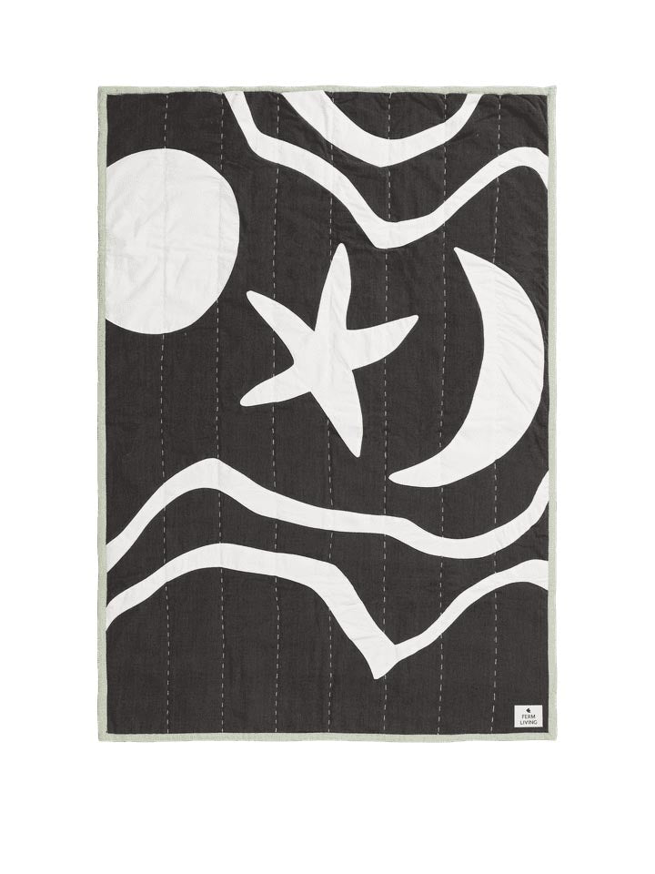 Kove Applique Steppdecke in Holzkohle/Ulme Grün präsentiert im Onlineshop von KAQTU Design AG. Wolldecke ist von Ferm Living