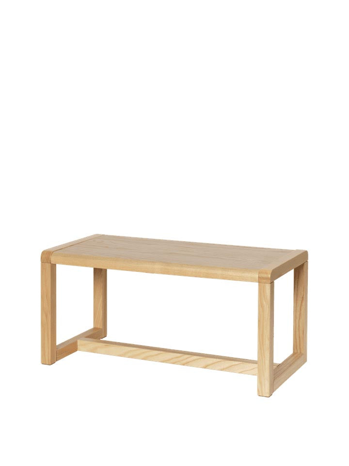 Die Little Architect Bank von Ferm Living ist der perfekte Ort für kleine Designer, um ihre Ideen zu entfalten und gemeinsam zu spielen.