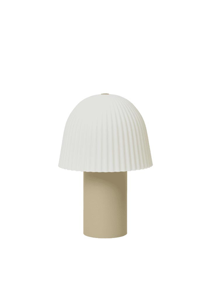 Frill Tragbare Lampe in Kaschmir/Weiss präsentiert im Onlineshop von KAQTU Design AG. Tischleuchte ist von Ferm Living