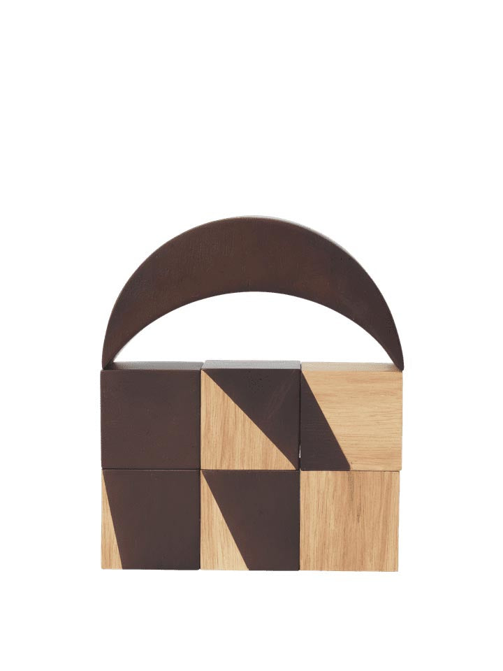 Phase Bausteine in Natürlich/Dunkel gebeizt präsentiert im Onlineshop von KAQTU Design AG. Spielzeug ist von Ferm Living