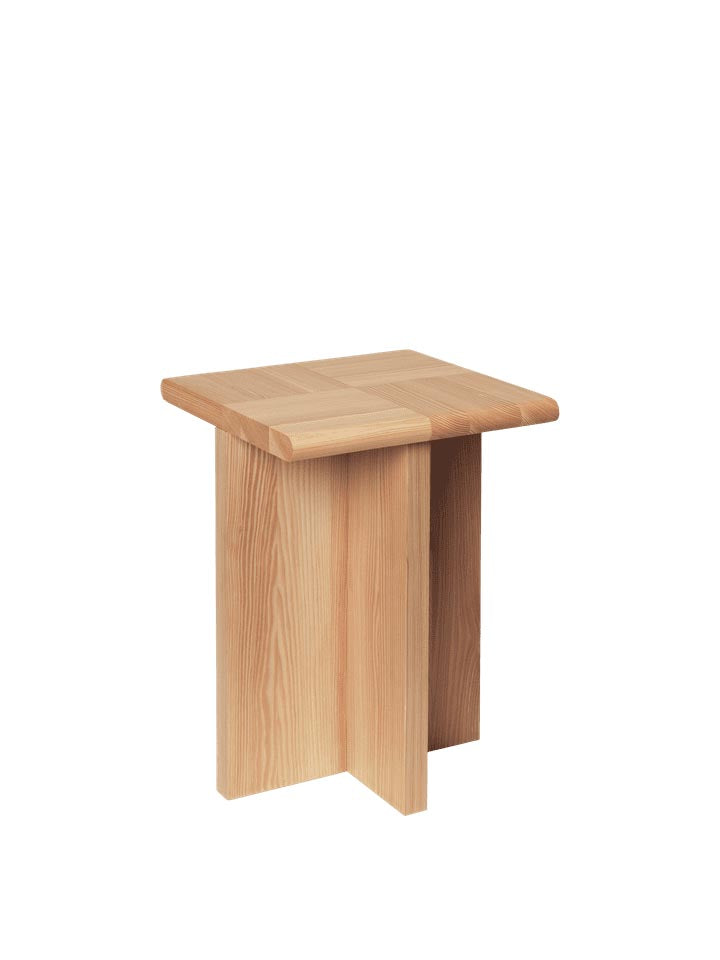 Sala Stück in Douglasie präsentiert im Onlineshop von KAQTU Design AG. Podest ist von Ferm Living