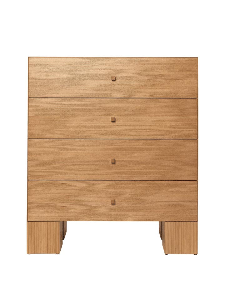 Kuben Kommode 1x4 in Natürliche Eichenfurnier präsentiert im Onlineshop von KAQTU Design AG. Kommode ist von Ferm Living
