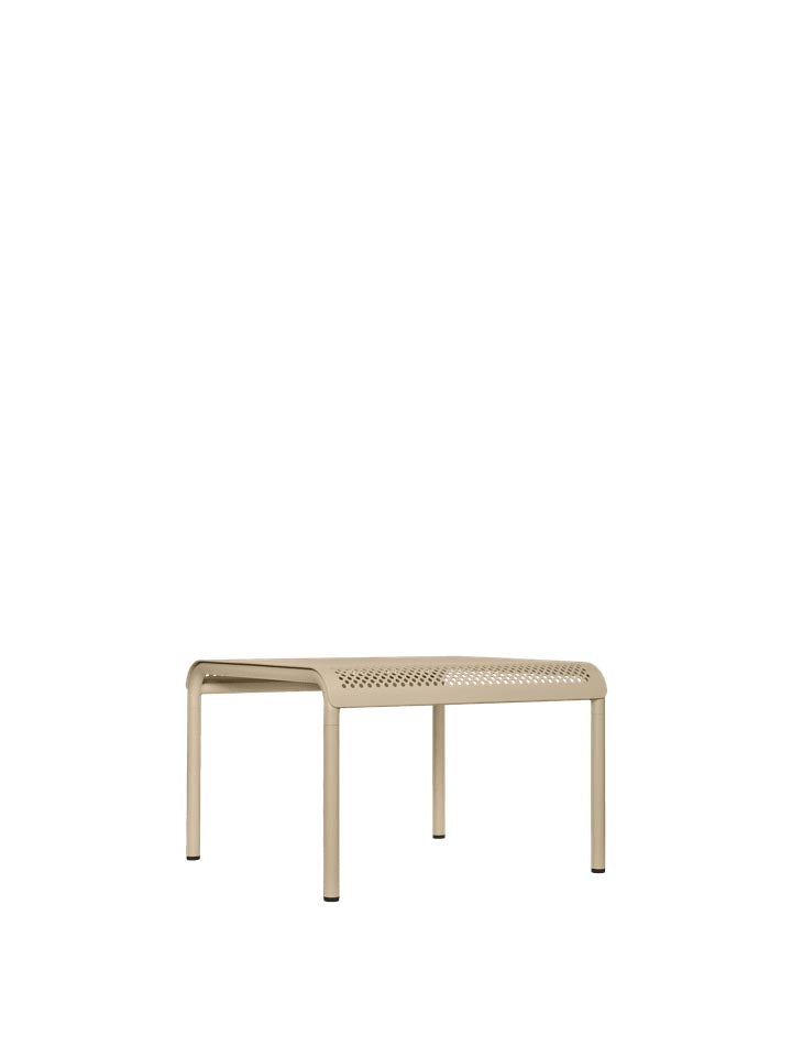 Dapple Loungetisch 57 x 57 in Kaschmir präsentiert im Onlineshop von KAQTU Design AG. Beistelltisch Outdoor ist von Ferm Living