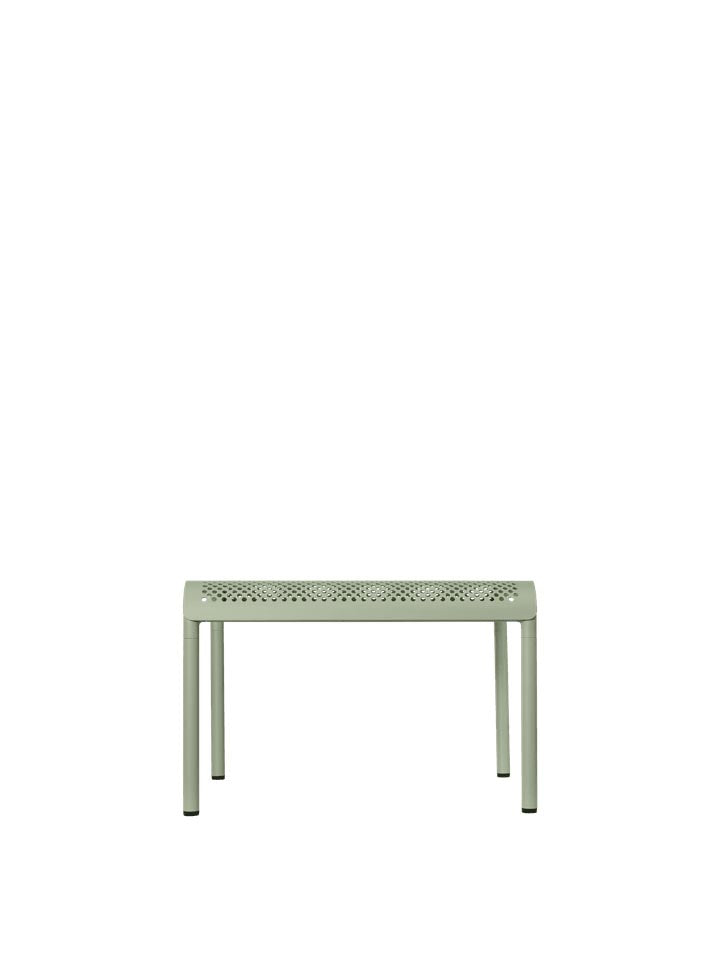 Eleganter Dapple Loungetisch 57 x 57 von Ferm Living – ideal für Garten und Terrasse. Robuste Materialien und stilvolles Design vereinen sich.