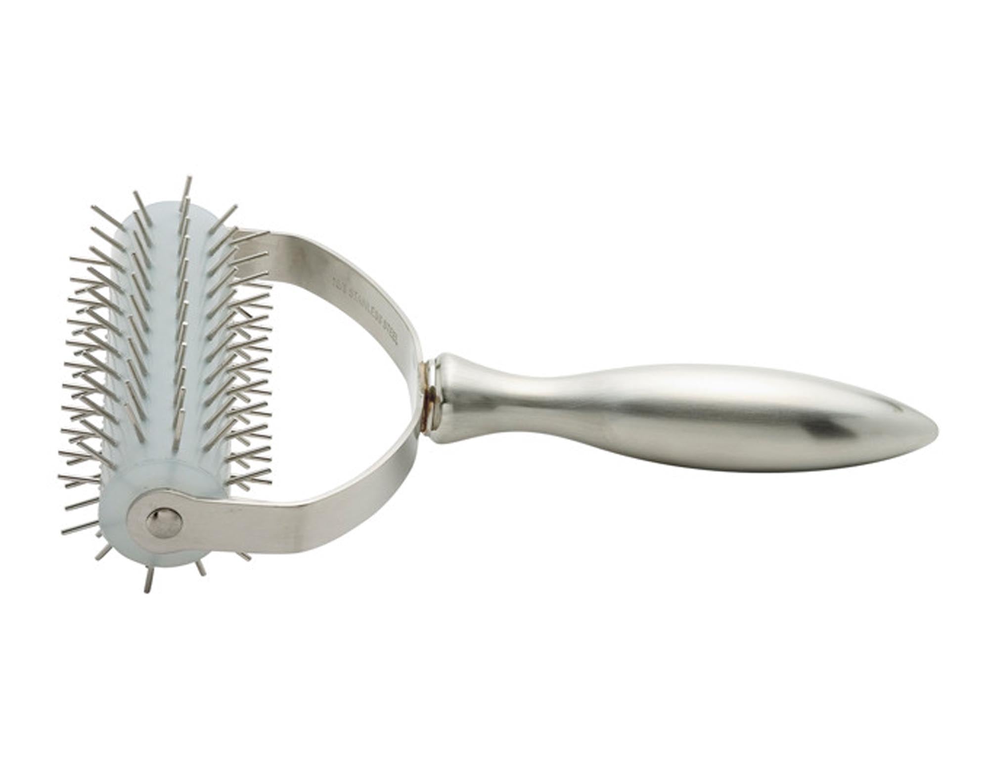 Entdecken Sie den WEIS Fleischroller Inox 12 cm – aus hochwertigem Edelstahl, ideal zum Zartmachen und Marinieren von Fleisch. Perfekt für Ihre Küche!