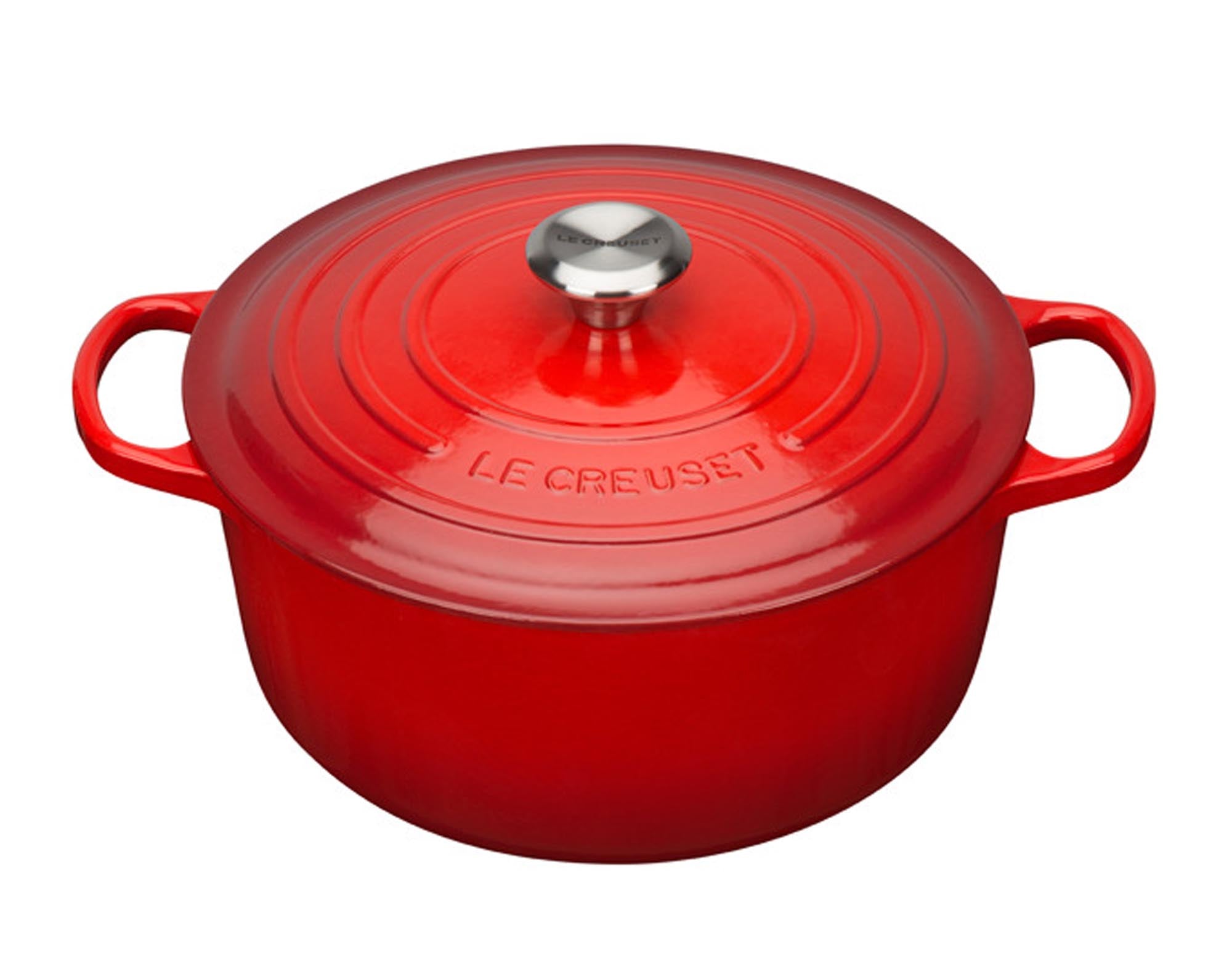 Erleben Sie den Bräter Signature rund 22 cm von LE CREUSET: robustes Gusseisen, exzellente Wärmespeicherung und elegantes Design für kreative Kochabenteuer.