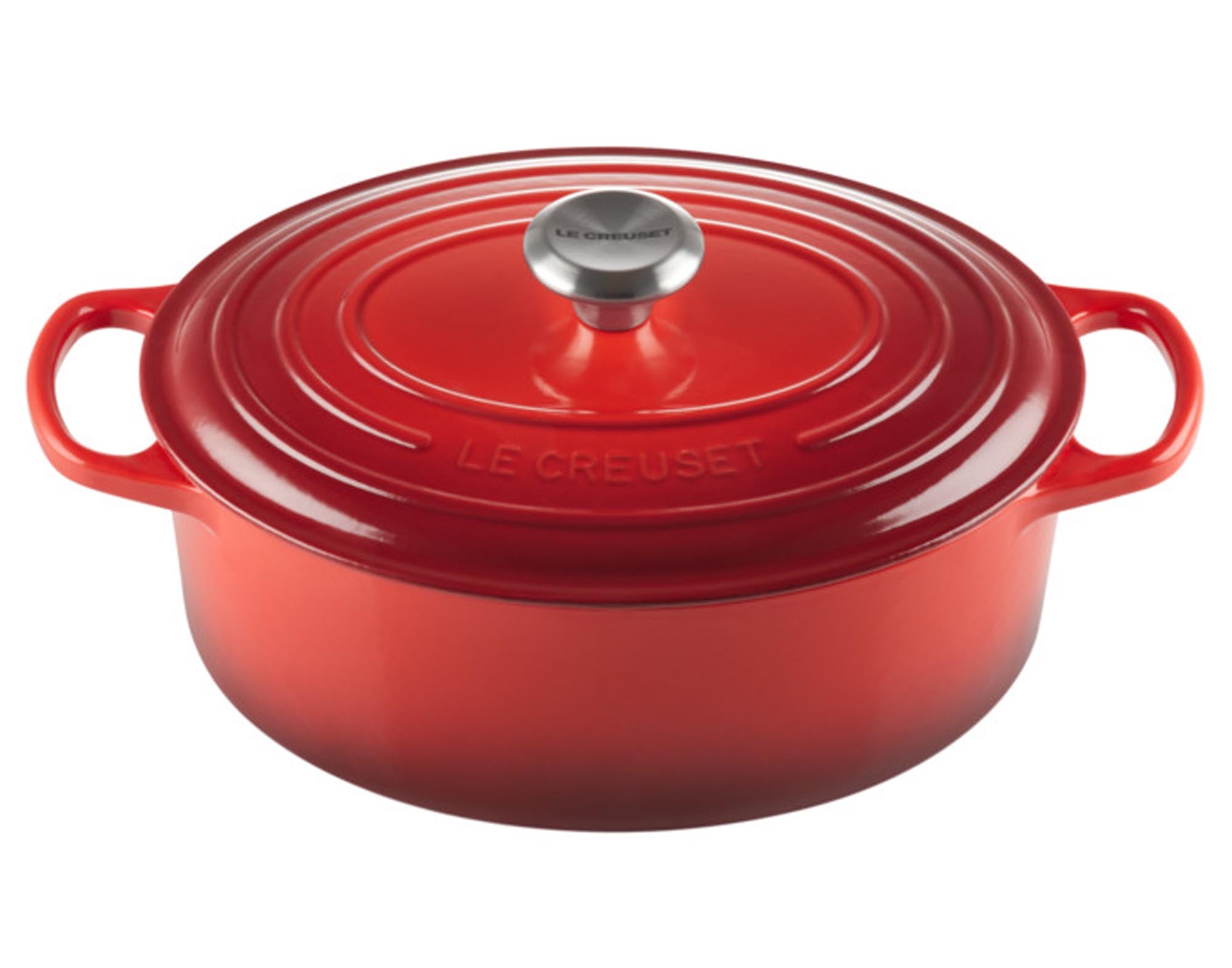 Erleben Sie den ovalen Bräter Signature 29 cm von LE CREUSET: ideal für Braten und Schmorgerichte, aus robustem Gusseisen mit exzellenter Wärmeleitung.