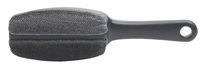 Die BRABANTIA Textilbürste in dunklem Grau (24.5 cm) entfernt mühelos Fussel und Staub von Textilien. Ergonomisch und vielseitig einsetzbar!