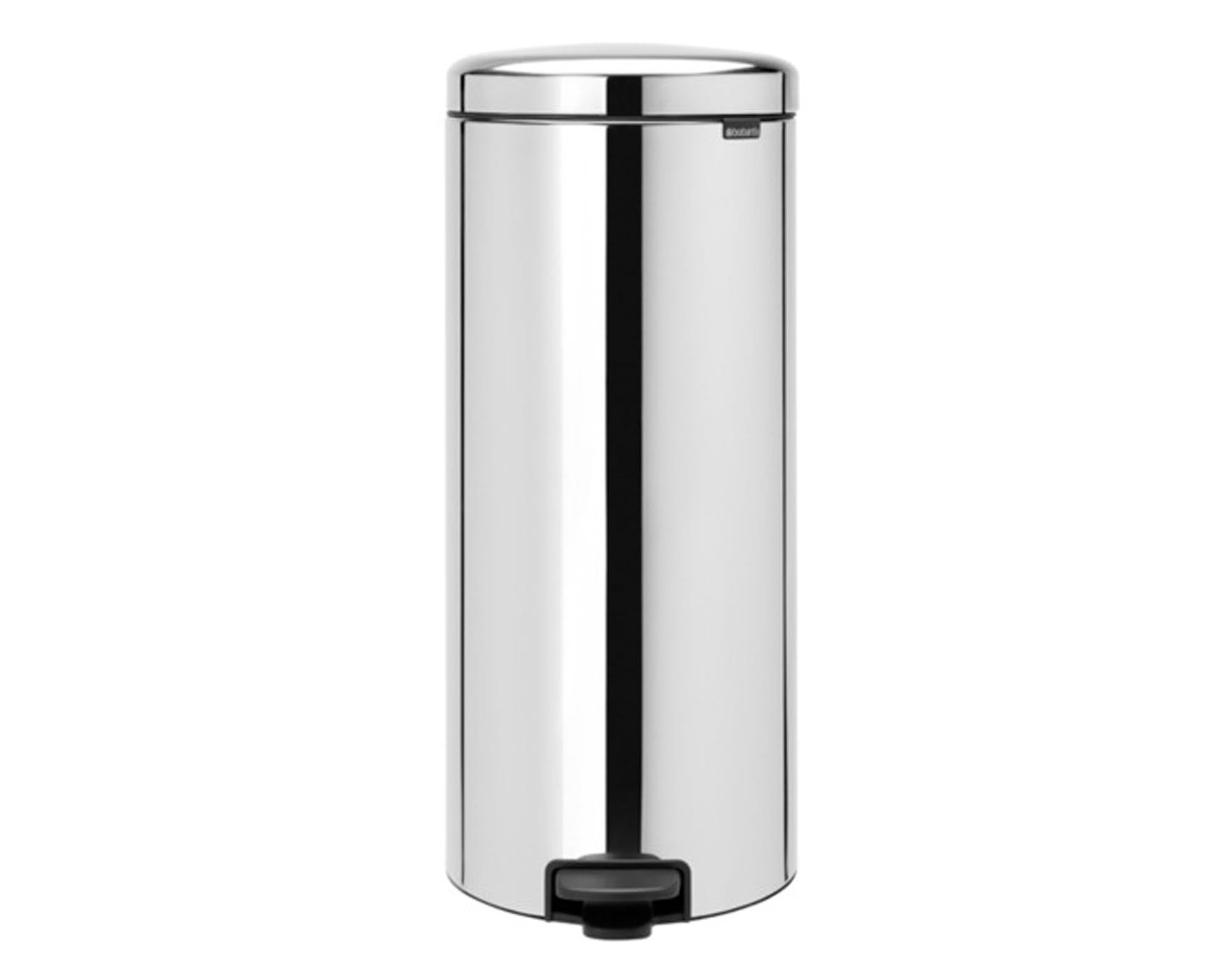Entdecken Sie den BRABANTIA Treteimer NewIcon 30 l aus hochwertigem Edelstahl. Stilvoll, geruchsdicht und mit Anti-Rutsch-Beschichtung – ideal für Küche und Büro.