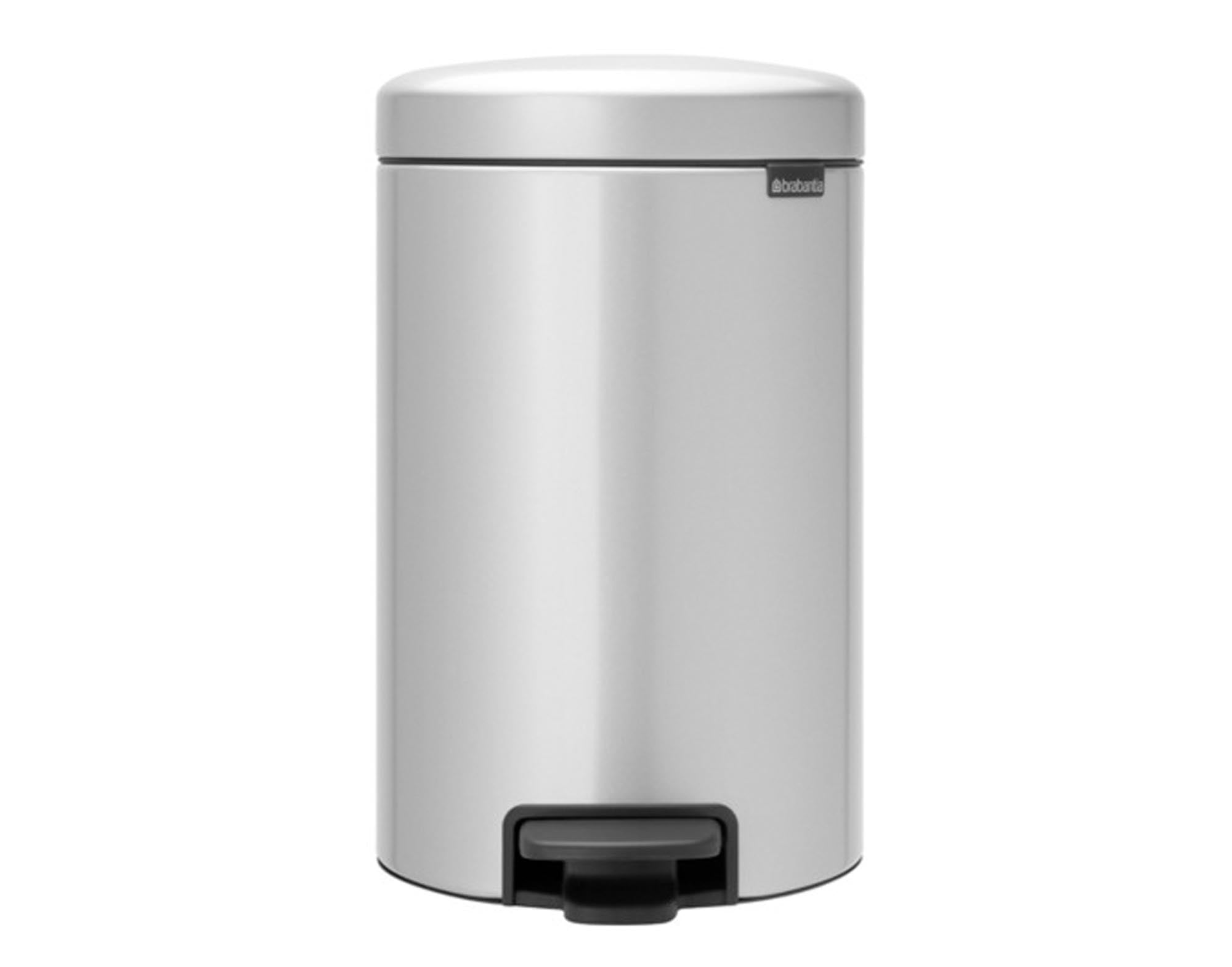 Stylischer 12 l Treteimer von BRABANTIA mit Soft-Close-Mechanismus, hygienischem Design und langlebigem Edelstahl für jedes Zuhause.