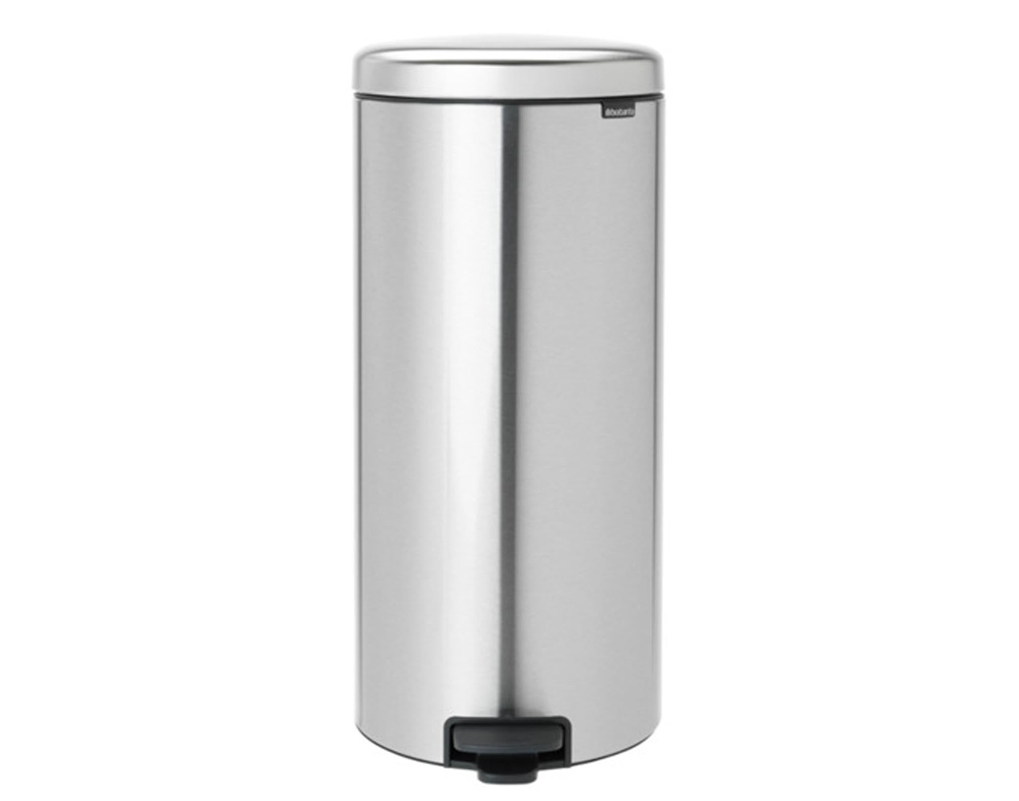 Entdecken Sie den BRABANTIA Treteimer NewIcon 30 l in matt steel. Stilvoll, geruchsdicht und aus hochwertigem Edelstahl – ideal für Küche und Büro.