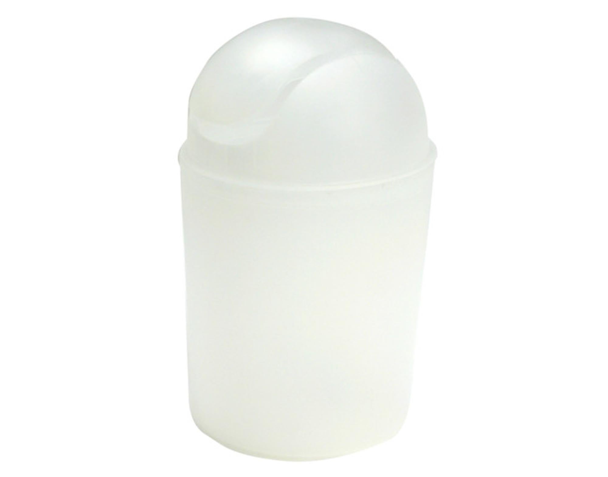 Entdecken Sie den stilvollen Safie Becher in Grün aus Steingut von Bloomingville. Perfekt für jeden Tisch und ideal für Ihre Kaffeepause.