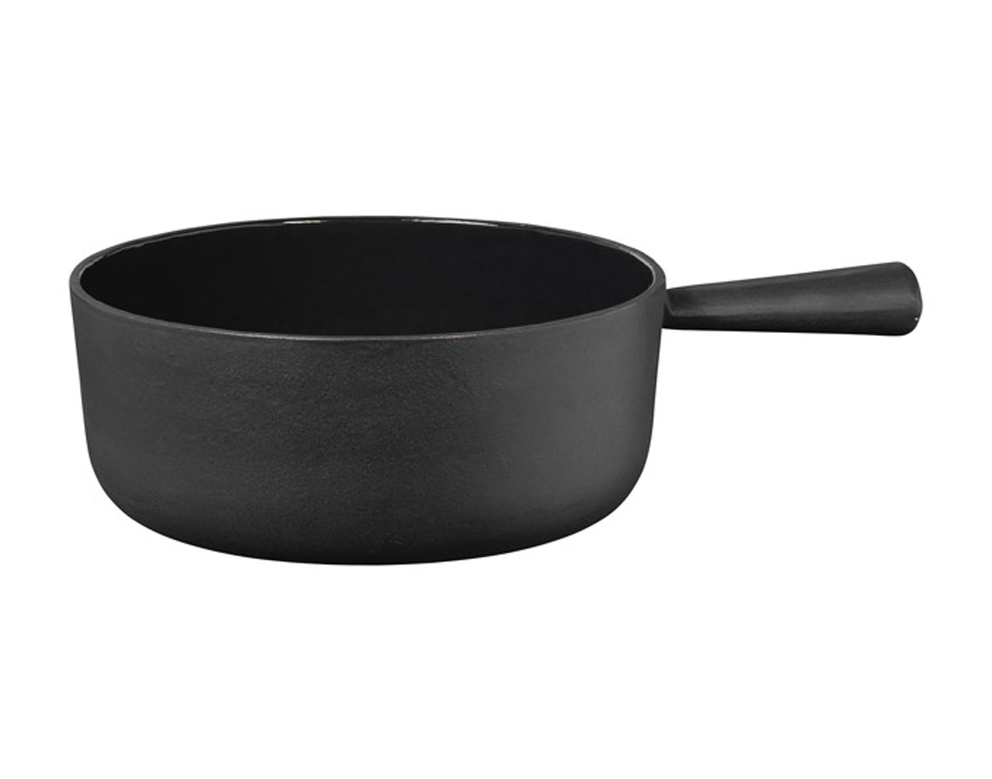 Entdecken Sie das STÖCKLI Fonduecaquelon Classic Guss (ø 24 cm) – ideal für Käse- und Fleischfondue, robust, pflegeleicht und für alle Herdarten geeignet.