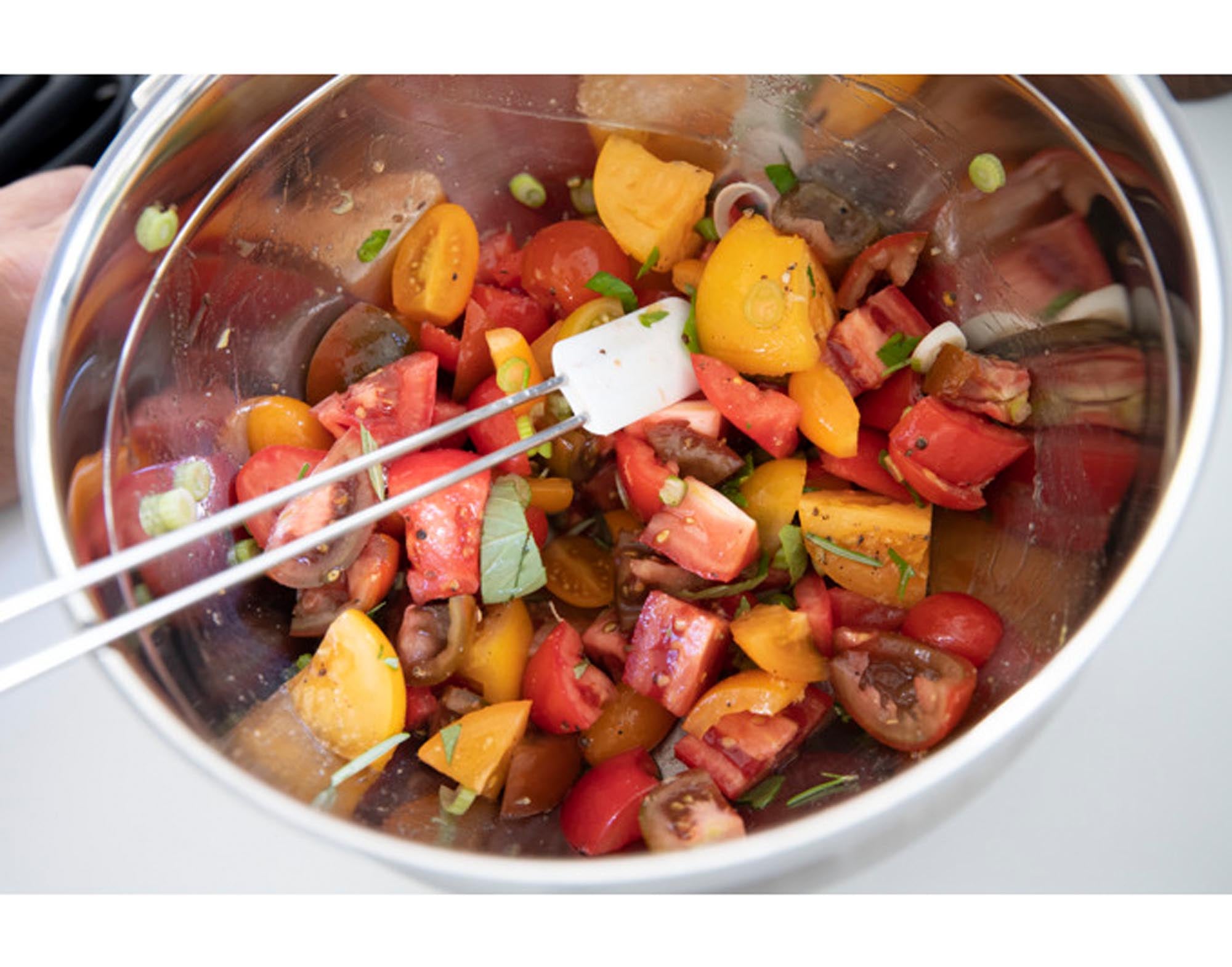 RÖSLE Teigschaber Silikon klein weiss 26x2.75 cm in präsentiert im Onlineshop von KAQTU Design AG. Backutensilien ist von RÖSLE