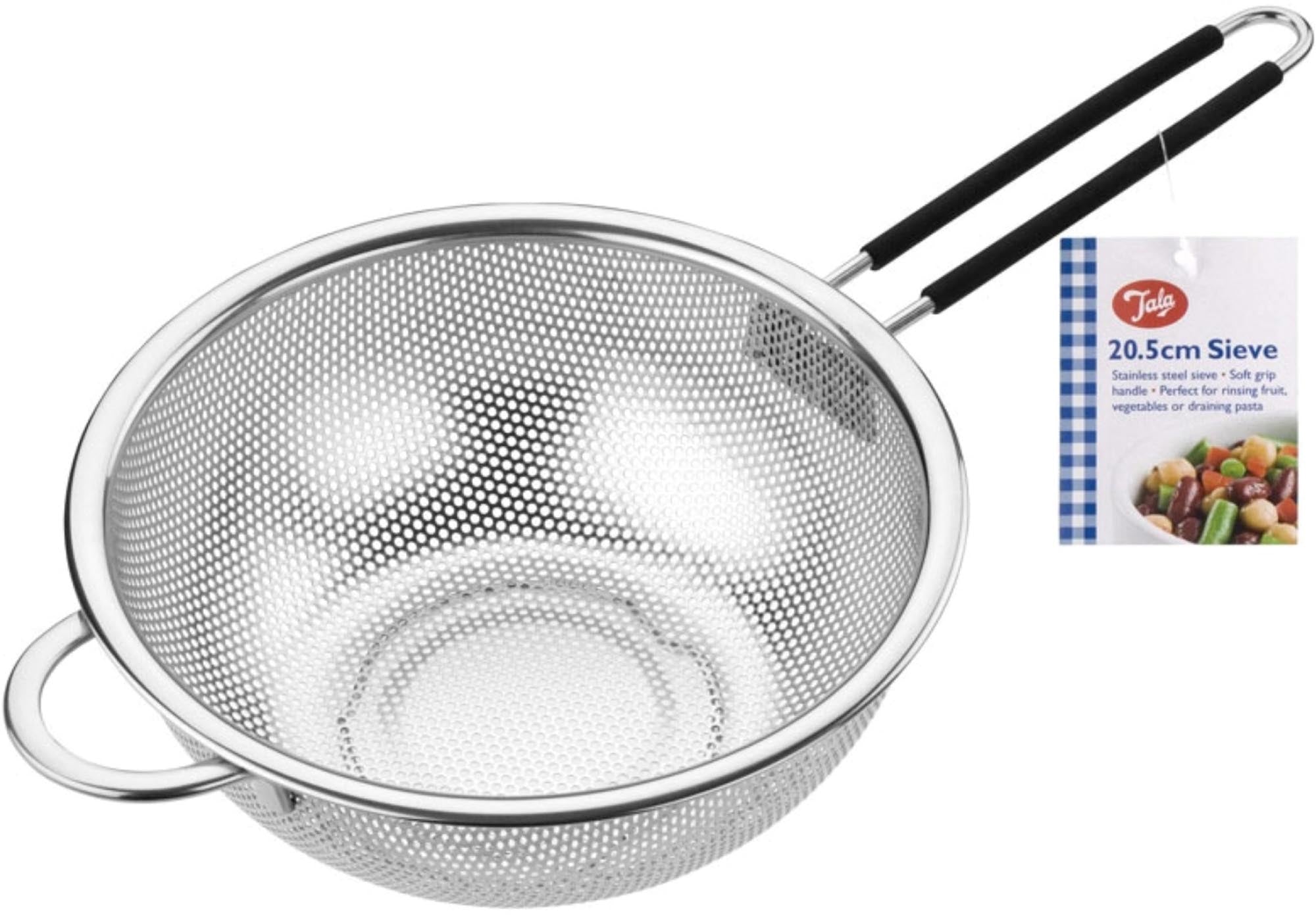 Hochwertiges 20,5 cm Sieb von Tala aus Edelstahl mit rutschfestem Griff. Ideal zum Abseihen von Pasta, Gemüse und Früchten. Spülmaschinenfest.