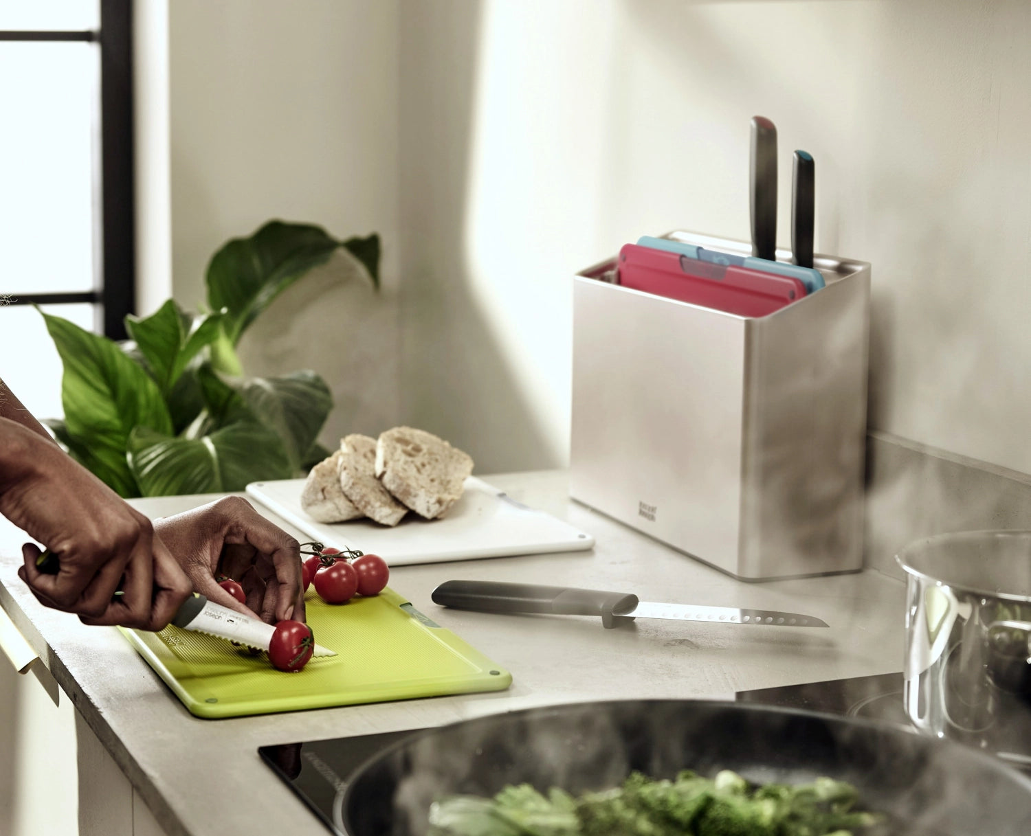 Icône de folio plus 8e. Message multicolore