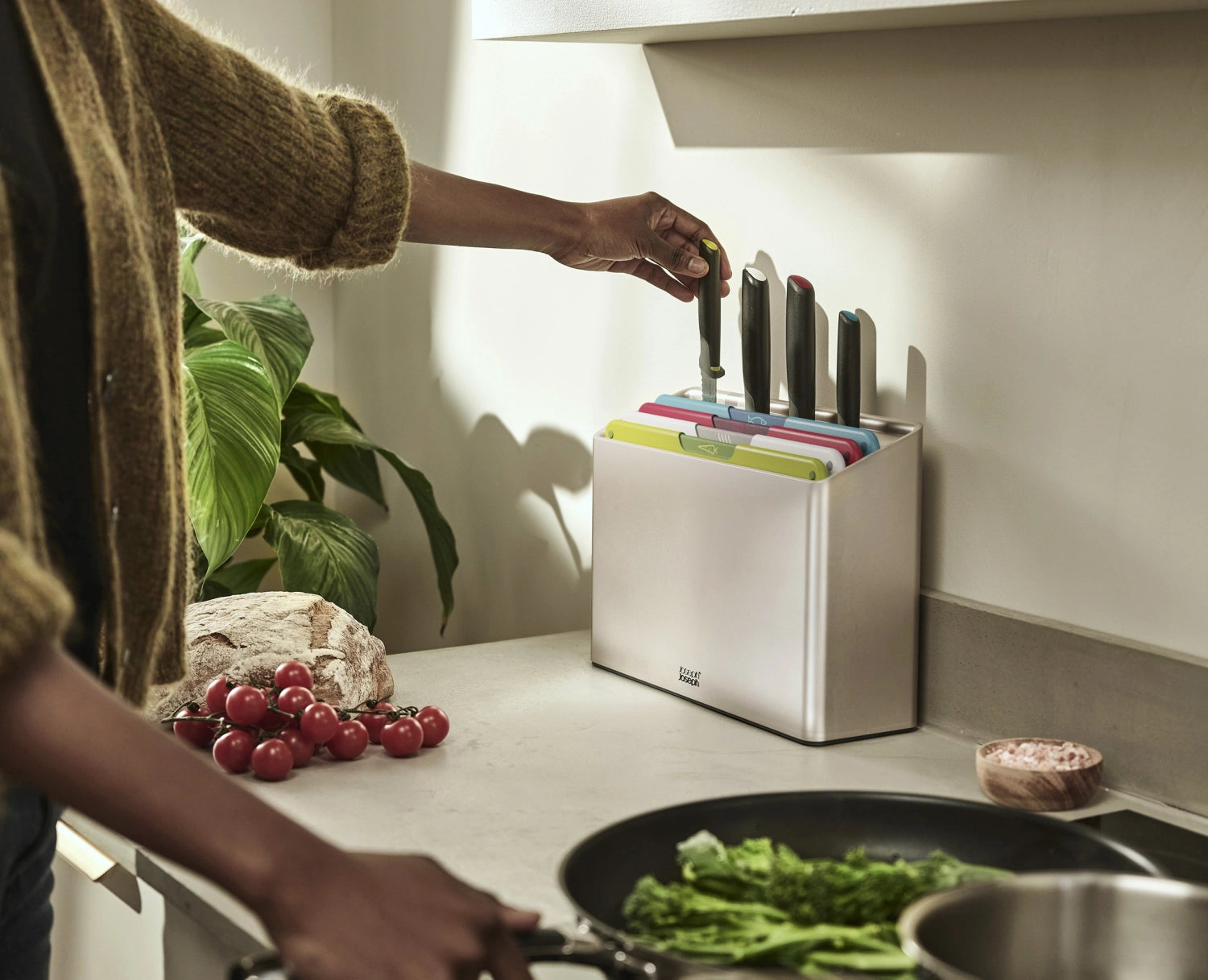 Icône de folio plus 8e. Message multicolore