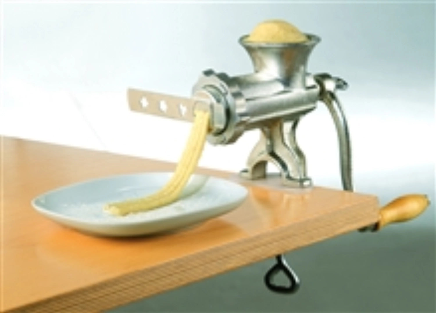 Erleben Sie mit dem Spritzgebäckvorsatz Gr. 10 für den Fleischwolf 9754WM von Westmark die einfache Zubereitung von feinem Spritzgebäck. Langlebig und elegant!