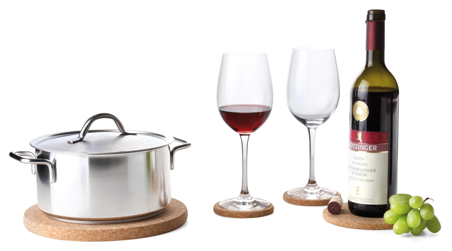 Elegantes 6er Set Korkuntersetzer mit 10 cm Durchmesser, schützt Möbel und verleiht jedem Tisch eine natürliche Note. Ideal für Getränke und Speisen.