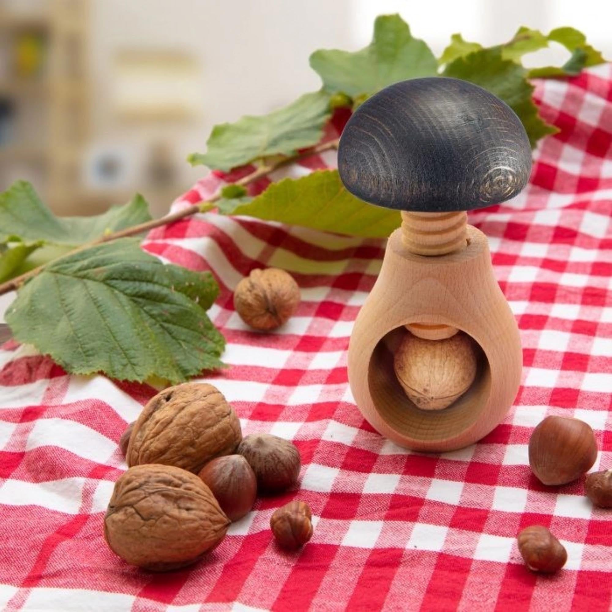 Nutcracker Holzi, beech wood 6.2x5.8x9.5cm