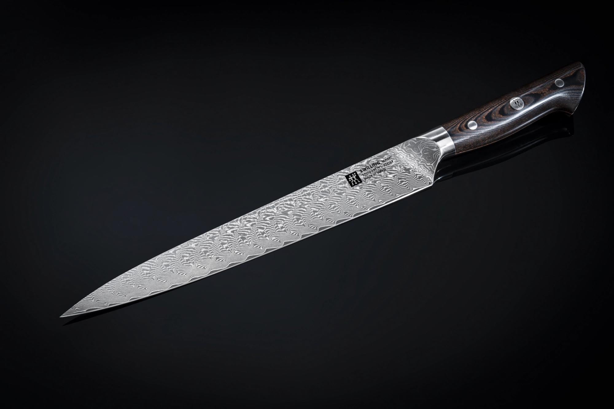 Entdecken Sie das Tanrei Fleischmesser 230mm von Zwilling: Hochwertige Klinge, exzellente Handhabung und elegantes Design für perfekte Ergebnisse in Ihrer Küche.