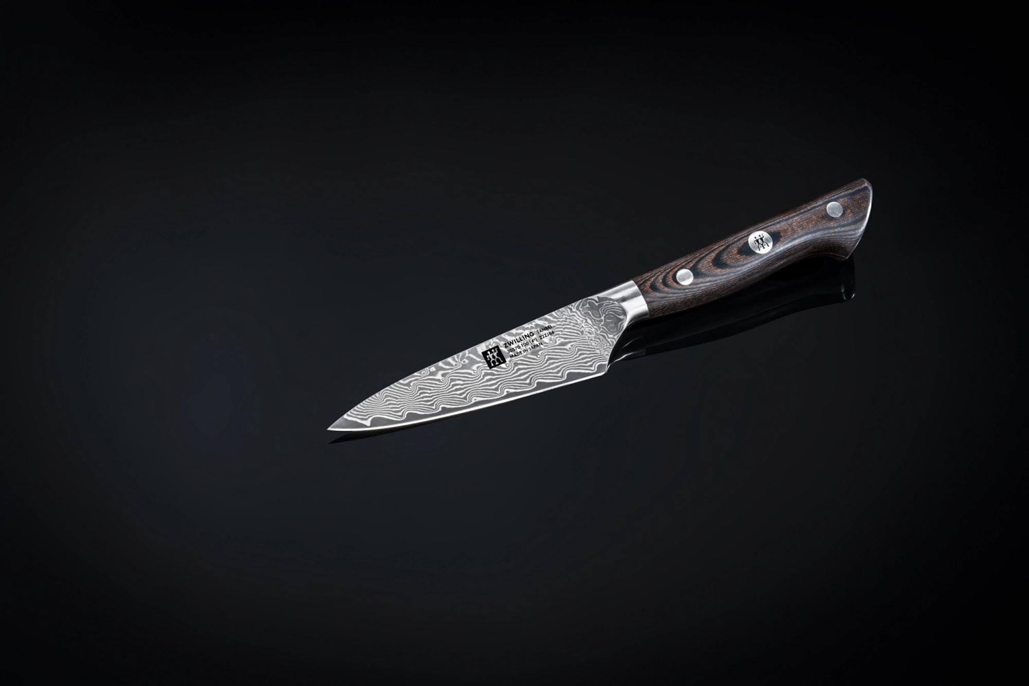 Entdecken Sie das Tanrei Spick & Garniermesser 100mm von Zwilling Kitchen – ideal für präzises Schneiden und stilvolles Garnieren in Ihrer Küche.