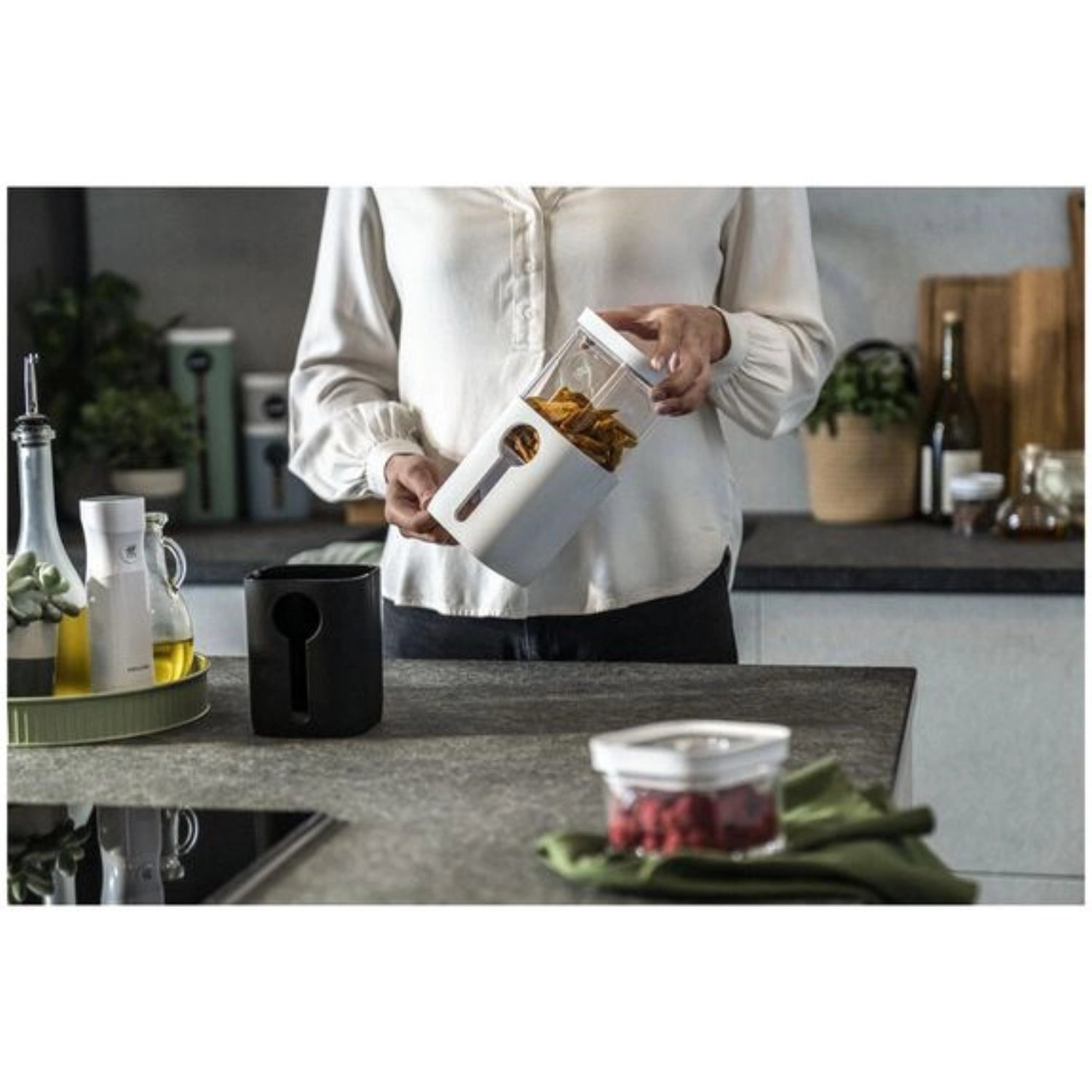 Stylische Cube Cover S in Grau von Zwilling, perfekt für Vakuumboxen, schützt Lebensmittel und sorgt für optimale Frische.