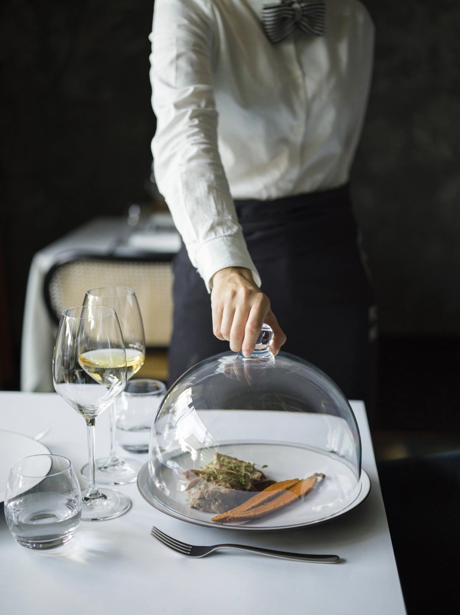 Erleben Sie die stilvolle Courchevel Tafelgabel von Revol: Glänzender Edelstahl, zeitlose Eleganz und ideal für festliche Anlässe oder den Alltag.