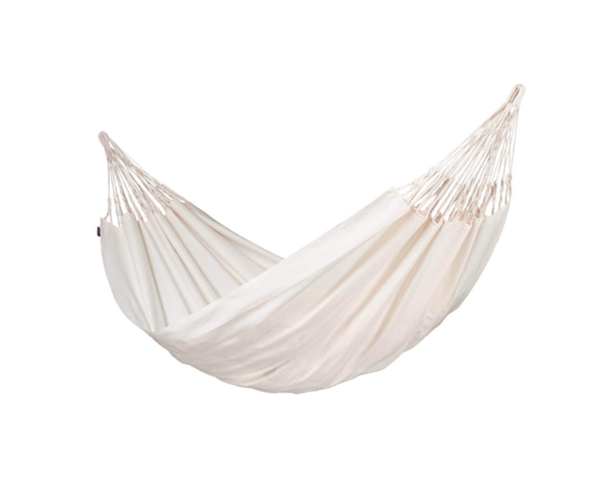 Geniessen Sie Entspannung pur mit der Brisa Hängematte von LA SIESTA.