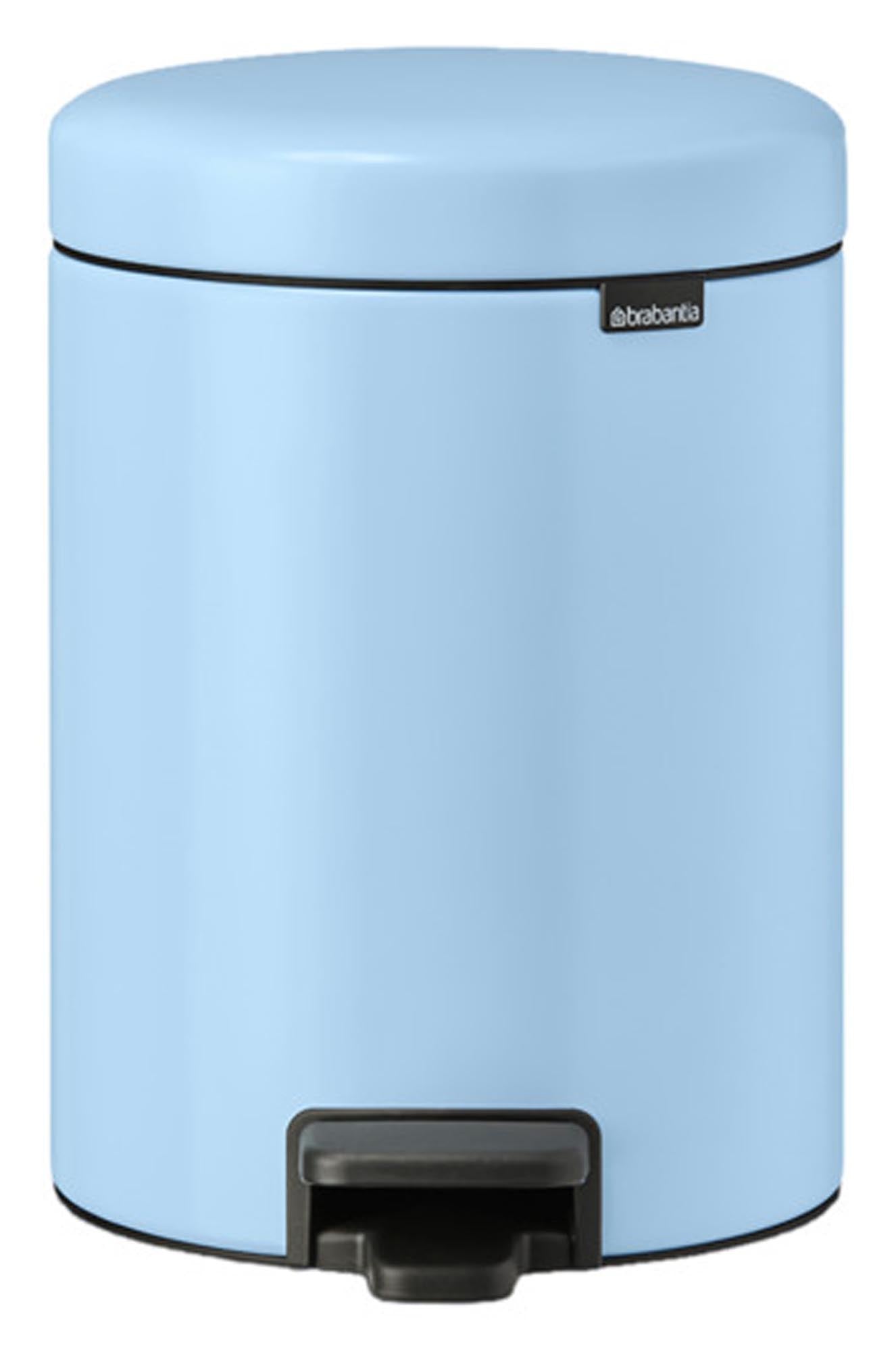 Entdecken Sie den BRABANTIA Treteimer NewIcon 5 l in dreamy blue. Hochwertiger, hygienischer Mülleimer mit innovativem Pedal-System und modernem Design.