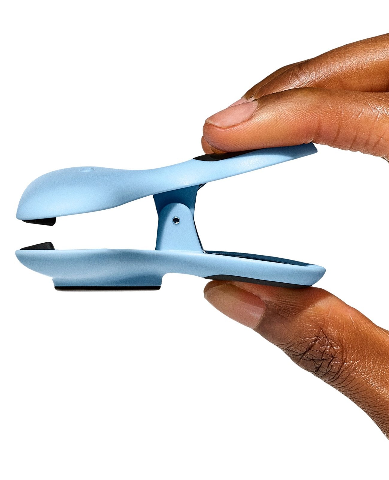 4er Set Good Grips Magnetische Klammern/ Clips assortiert in Mehrfarbig präsentiert im Onlineshop von KAQTU Design AG. Küchenhelfer ist von OXO