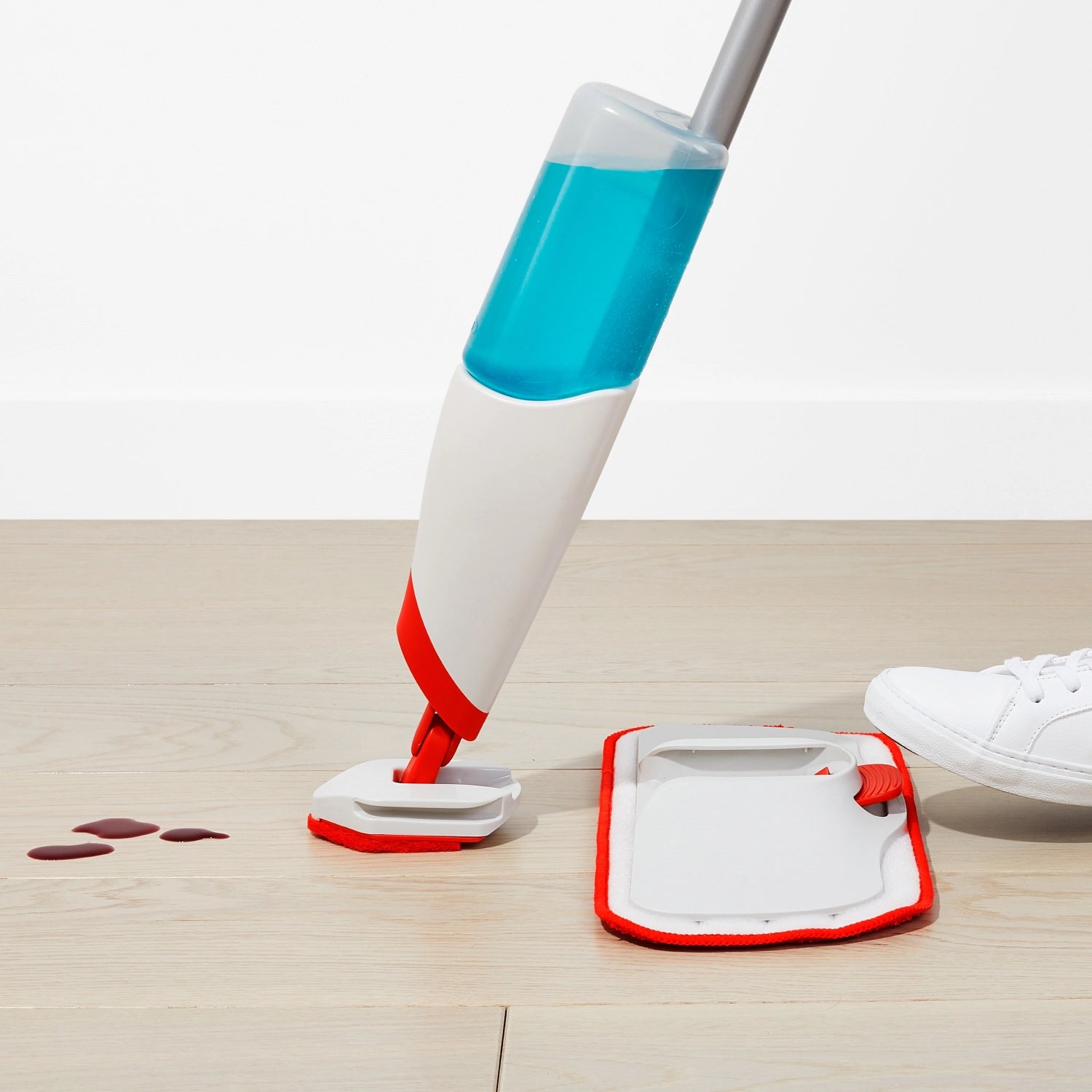 Optimieren Sie Ihre Reinigung mit dem 2er Set Good Grips Spray Wischmop Schrubber Nachfüllung von OXO – für effiziente Ergebnisse und mühelose Pflege!