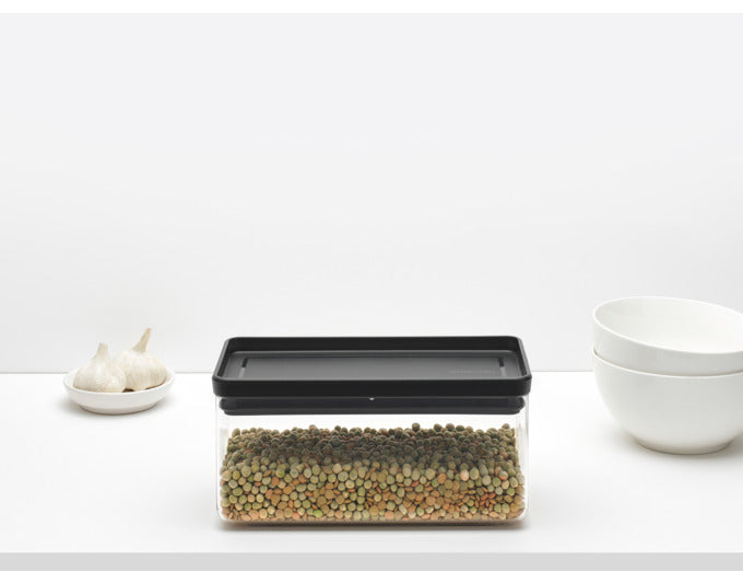 Die BRABANTIA Vorratsdose Tasty+ in dark grey (1.5 l) bietet stilvolle und praktische Aufbewahrung für Ihre Lebensmittel. Ideal für eine organisierte Küche!